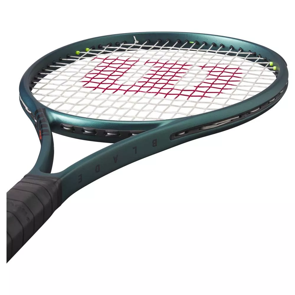 Wilson Blade 98S v8.0 (295) racket