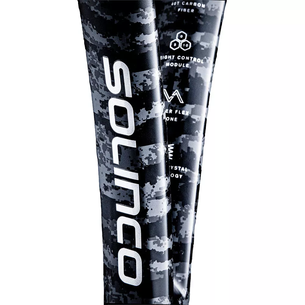Solinco Black Out 300 racket