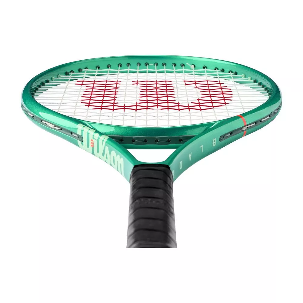 Wilson Junior Blade 26 V10 Tennis Racket (255g)