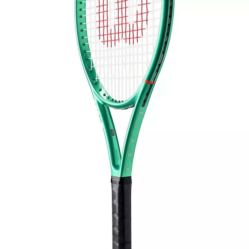 Wilson Junior Blade 26 V10 Tennis Racket (255g)