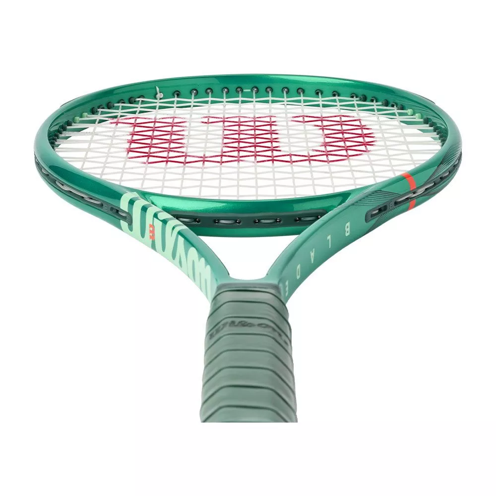Wilson Blade 98 18x20 V10 Tennis Racket (305g)