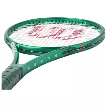Wilson Blade 104 V10 Tennis Racket (290g)