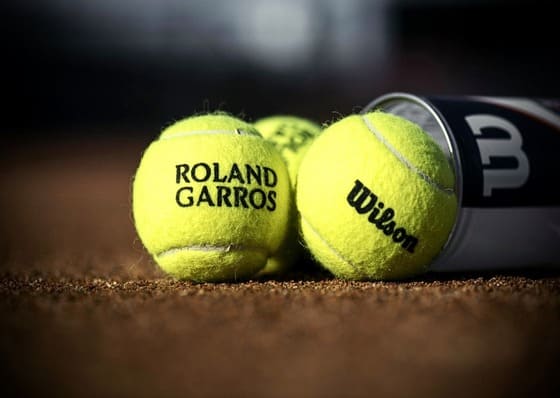 How many tennis balls are used at Roland Garros?